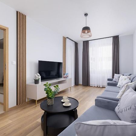 Osiedle Avia Harmonious Apartment With Balcony & Parking Cracow By Renters Prestige Kraków Eksteriør billede